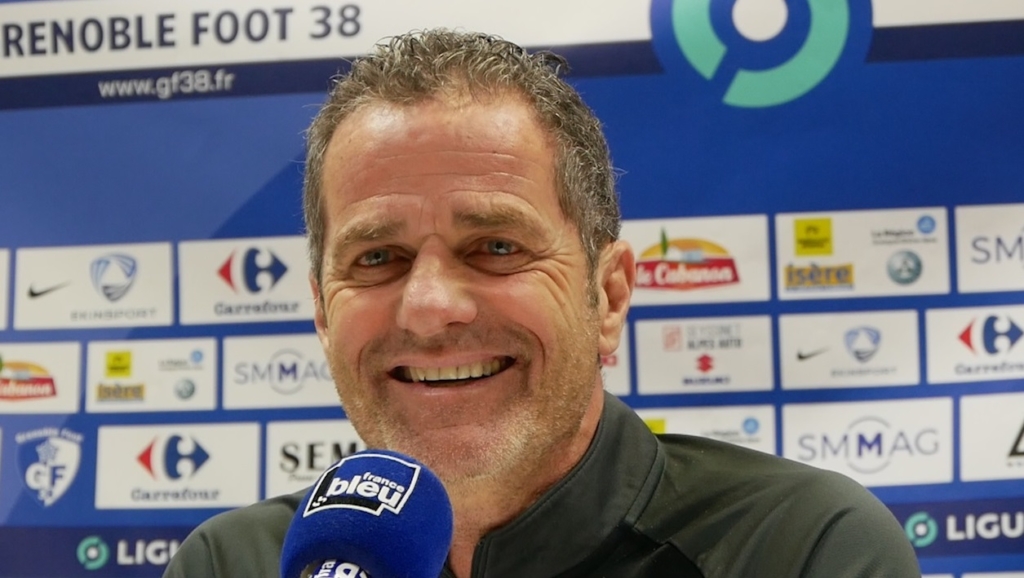 Philippe Hinschberger tout sourire avant le match du GF38
